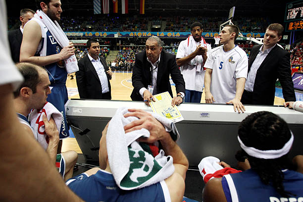 潜泳率先撞 潜泳率先撞